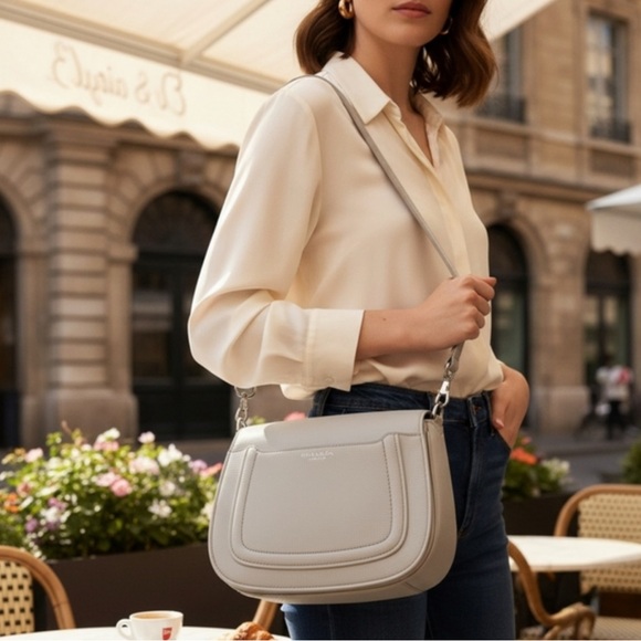 Marc Jacobs Empire City Messenger crossbody bag - Picture 2 of 15